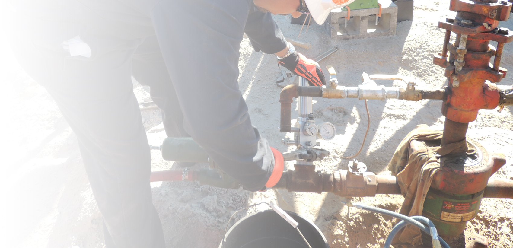 What pressures should be used in the Remote Fire Gas Gun volume chamber?